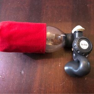 Refillable Airhorn for Boating.